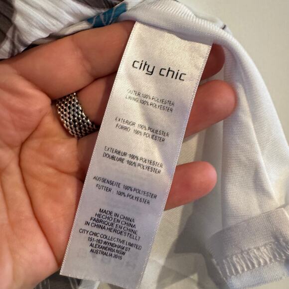 City Chic Floral Halter Neck Blouse White Pleated Hem Sleeveless Womens Sz M/18 - Picture 4 of 6